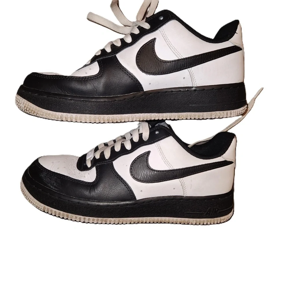 Nike Mens Air Force 1 ID Black White Sneakers Size 7